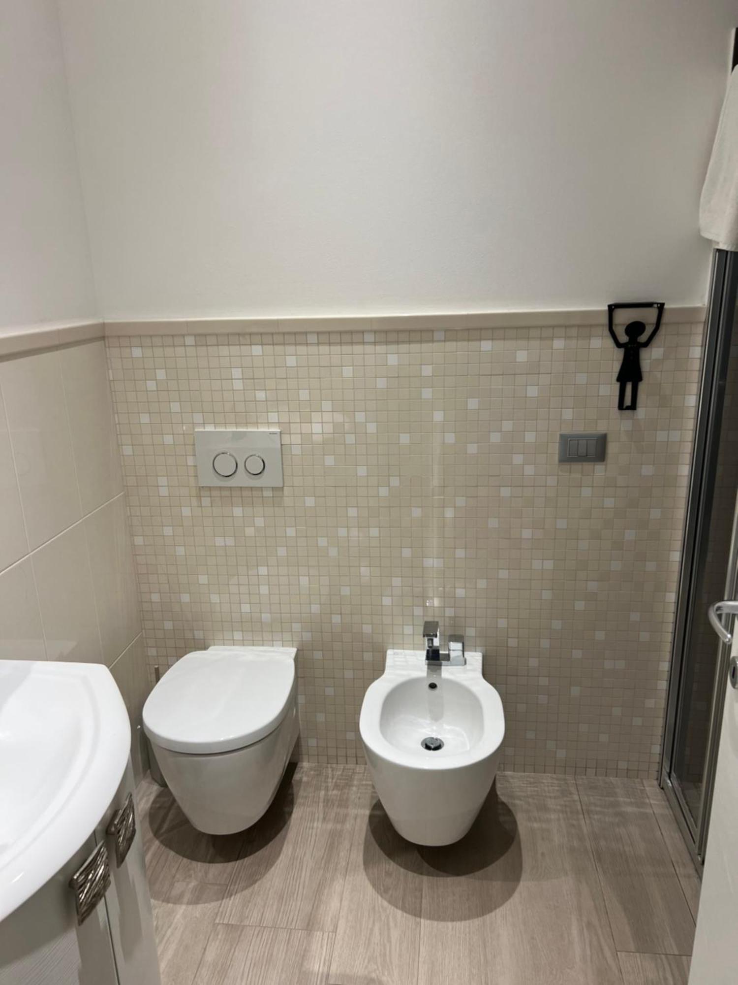 Casa Sandra Appartamento A 100 Mt Dal Mare Livorno Buitenkant foto